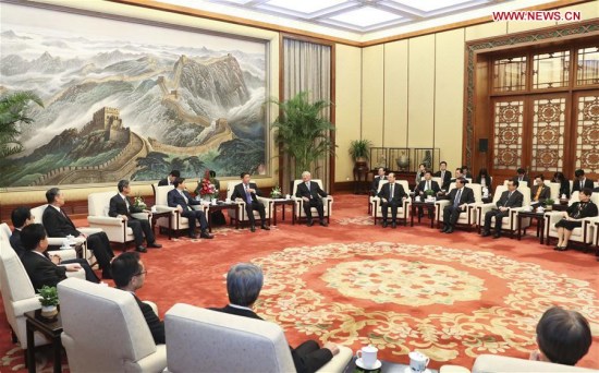 Li Zhanshu, chairman of the Standing Committee of the National People's Congress (NPC), meets with the delegation of Japan-China Friendship Parliamentarians' Union led by Hayashi Yoshimasa, in Beijing, capital of China, May 3, 2018. (Xinhua/Pang Xinglei)