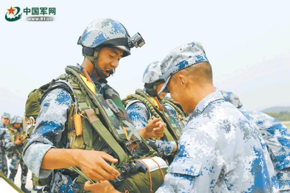 Now Cheng has become a soldier of the Chinese airborne troops. (Photo/81.cn)