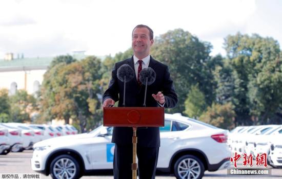 Chinese premier congratulates Medvedev on securing new term as Russian PM