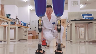 Orthopedic specialist brings hope to 400 disabled quake survivors in 10 years