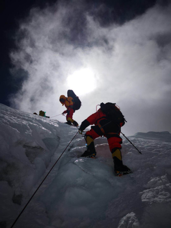 Climbers from Peking University get ready for their push to the top. (Provided to China Daily)