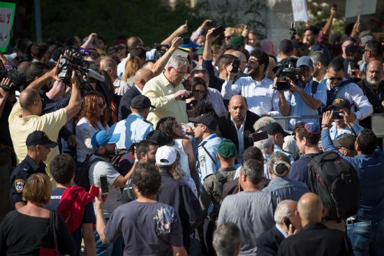 Protesters clash with Israeli police during a rally against the new U.S. embassy in Jerusalem, on May 14, 2018.(Xinhua/Guo Yu)