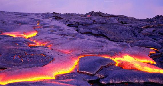 Hawaii issues 'red air' alert for areas near Kilauea volcano