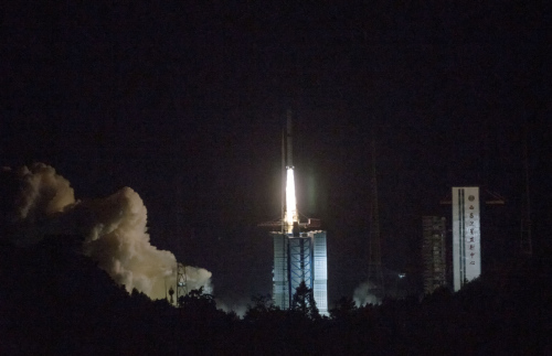 A Long March-4C rocket carrying a relay satellite, named Queqiao, is launched at 5:28 a.m. Beijing Time from Southwest China's Xichang Satellite Launch Center, May 21, 2018.[Photo/Xinhua]