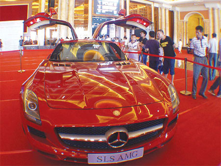 A Mercedes-Benz SLS AMG on show in Hainan province. [Photo/China Daily] 