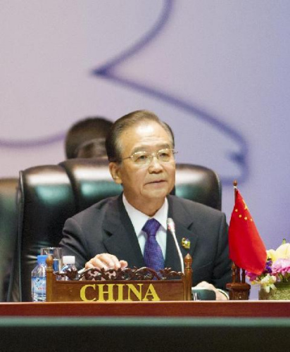 Chinese Premier Wen Jiabao delivers a speech during the first session of the 9th Asia-Europe Meeting (ASEM) Summit in Lao capital of Vientiane on Nov. 5, 2012. (Xinhua/Huang Jingwen)