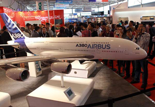 An Airbus SAS A380 model aircraft at last month's Airshow China 2012 in Zhuhai, Guangdong province. Zhang Mingzhou / For China Daily 