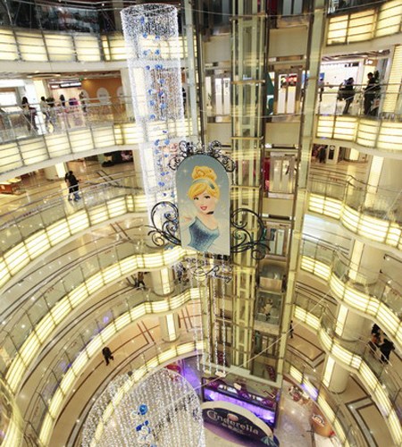 A shopping mall in Beijing's Xidan district. [Photo / China Daily]