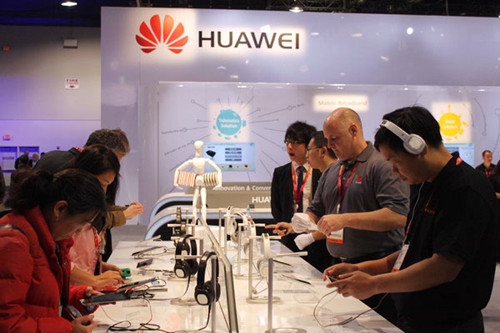A booth of the Chinese telecom giant Huawei Technologies Co Ltd is seen at the Consumer Electronics Show in Las Vegas in the United States, Jan 8, 2013. [Zhang Qidong / Asianewsphoto]