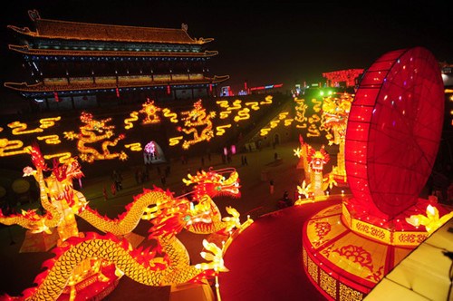 The rich historical sites have brought Xi'an international fame, and Western travelers are already attracted to the ancient city. [Photo/China Daily]