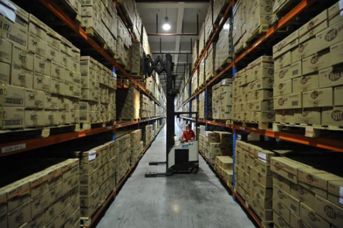 Chinas logistics industry experienced boom year in 2012. (Photo: CNTV)