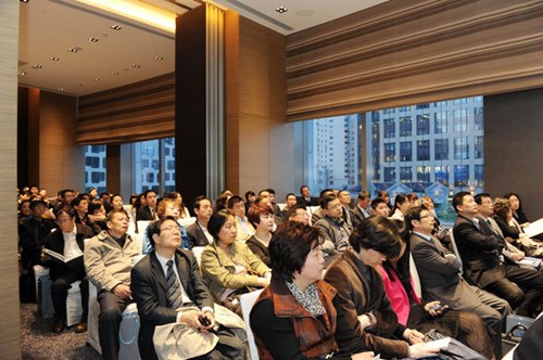 An overseas project presentation in Shanghai attracted many potential homebuyers. Provided to China Daily