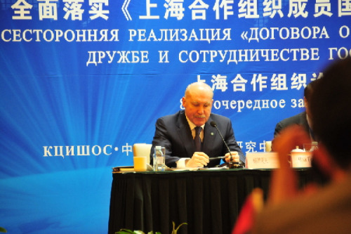 Dmitry Mezentsev, general secretary of the Shanghai Corporation Organization (SCO), speaks at the opening ceremony of the 8th session of SCO forum in Beijing on April 18, 2013. (Xinhuanet Photo)