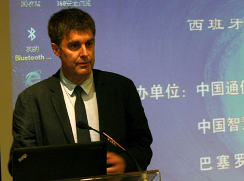 Luis Gomez, international manager of Smart City, speaks at the press conference of 2013 Smart City Expo World Congress on May 7, 2013 in Beijing. [Photo/chinadaily.com.cn]