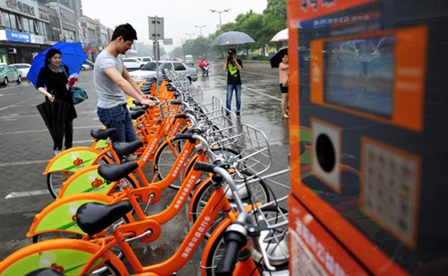 A bicycle rental station in Luoyang, Henan province. It is common to see bicycles for rent in many cities in China. [Photo/China Daily]