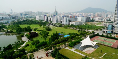 Hefei State Hi-tech Industry Development Zone now contains more than 4,000 enterprises, 400 of them being funded from overseas. Those companies reported total industrial output worth 28.7 billion yuan ($4.7 billion) last year. He Gaoxin/For China Daily