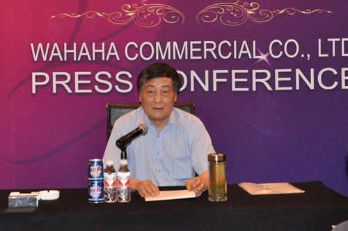 Zong Qinghou, CEO of Hangzhou Wahaha, declared on Monday that it will expand its retail market by opening a hundred shopping malls over the next three to five years. (Photo source: CRI)