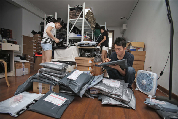 Workers in the parcel courier industry have been urged to protect customers' personal information, as there has been a rise in thefts of goods and information in recent years. Li Ga / Xinhua
