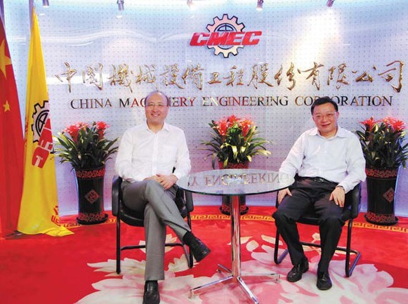 Chairman Sun Bai (left) and President Zhang Chun.