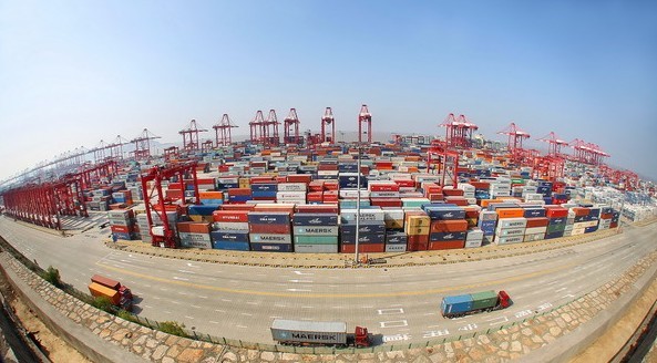 A bird's eye view of the Shanghai Yangshan Deep-Water Port within the newly launched Shanghai Free Trade Zone, Sept 10, 2013. (Xinhua Photo)