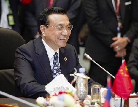 Chinese Premier Li Keqiang attends the 16th China-ASEAN leaders' meeting in Bandar Seri Begawan, Brunei, Oct. 9, 2013. (Xinhua/Huang Jingwen)