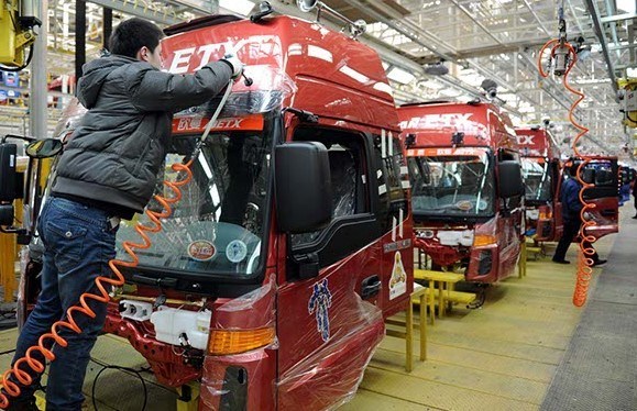 Foton performs well in heavy-duty trucks despite a slowing growth in the market. [Provided to China Daily]