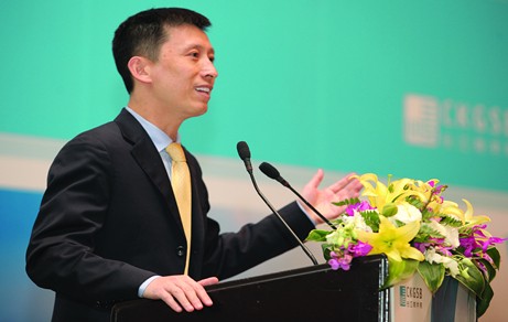 Ling Hai, president of Greater China for MasterCard Worldwide, makes a speech at a CKGSB MBA Young Leaders' Forum in Beijing in November this year. Photo: Courtesy of MasterCard.