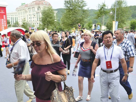 The 2013 Suifenhe Cross-Border Trade Expo, held from Aug 8 to 12, attracted more than 60,000 business visitors, including 25,000 from neighboring Russia and other Northeast Asian countries. Photos provided to China Daily