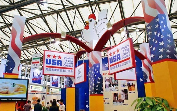 The exhibition area of food enterprises from the United States in an exhibition in Shanghai. Helene Herman, director of global marketing for New York-based Lee Spring, said Chinese buyers are more quality-oriented to a large degree than American ones. [Photo / China Daily]
