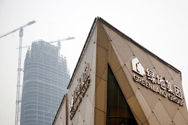 Shanghai-based Greenland Holding Group signed a contract to purchase the Ram Brewery development site in the Wandsworth area of London. The transaction with total investment value of about 600 million pounds ($985 million) represents Greenlands first acquisition in the UK. Provided to China Daily