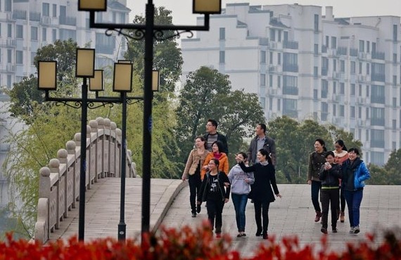 Yonglian village, which used to be a backward place near the Yangtze River in Jiangsu province, is taking on a new look thanks to the country's urbanization program.  Yang Lei/Xinhua