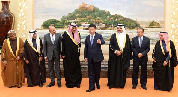 President Xi Jinping meets a delegation from the Gulf Cooperation Council in Beijing on Friday. During talks, he called for the early signing of a free trade agreement between China and the regional bloc.(LIU JIANSHENG / XINHUA)  