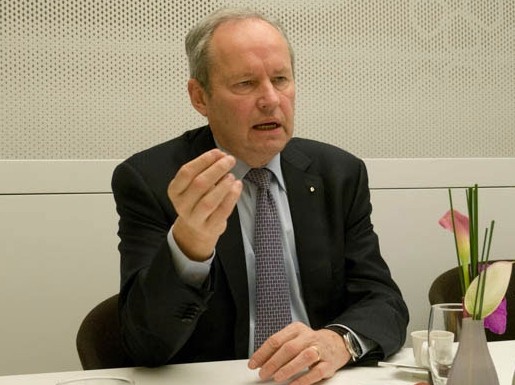 Jerome Stoll, executive vice-president, Renault S.A.S., said on Thursday that China is Renault's most important market, and Sino-French joint venture Dongfeng Renault will push for annual sales of 750,000 units in three steps after starting production in 2016. [Hao Yan/chinadaily.com.cn]   