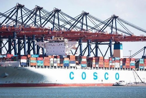 The freighter Pride berths at port of Rotterdam, the Netherlands, April 20, 2013. [Photo/Xinhua]