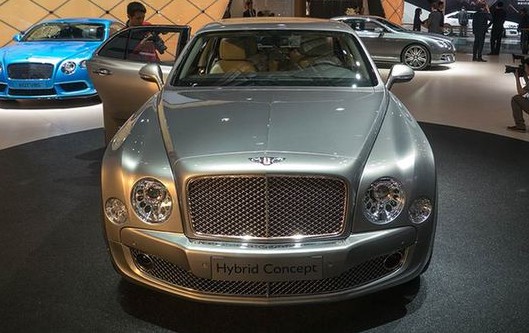 Bentley's Hybrid Concept limosine makes its world premiere during the media day on April 20, 2014 at the on-going Beijing International Automotive Exhibition (Auto China 2014). [Hao Yan / chinadaily.com.cn]  