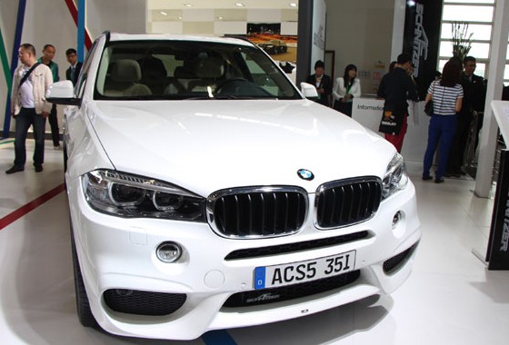 Schnitzer's ACS5 35i, a modified version of the new BMW X5, made its debut at the recent Beijing Auto Show. Photos provided to China Daily  