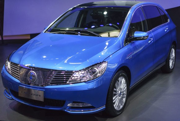 The locally made Denza by BYD Daimler premiered at the Beijing Auto Show. Photos provided to China Daily  