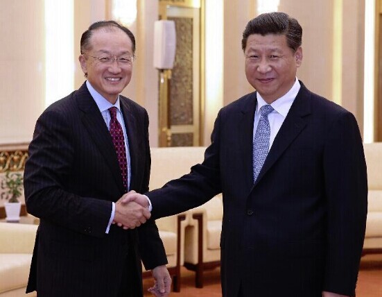 Chinese President Xi Jinping (R) meets with World Bank President Jim Yong Kim in Beijing, capital of China, July 8, 2014. (Xinhua/Pang Xinglei) 