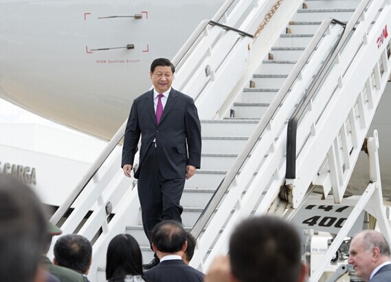 Chinese President Xi Jinping arrives in Fortaleza, Brazil for a summit of the BRICS countries, July 14, 2014. [Photo/Xinhua]  