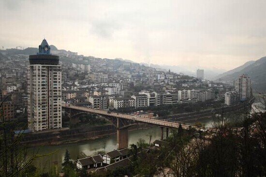 The Chishui River runs through Maotai Town in Guizhou province. Spirits giant Kweichow Moutai Co Ltd will provide 500 million yuan ($81 million) over the next 10 years to protect the river, a water source vital to the company's development. CHINA DAILY  