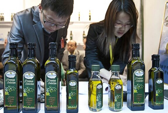 The volume of olive oil consumed by China has increased by 195 percent to 43,400 tons last year from 14,700 tons in 2009. CHINA DAILY  