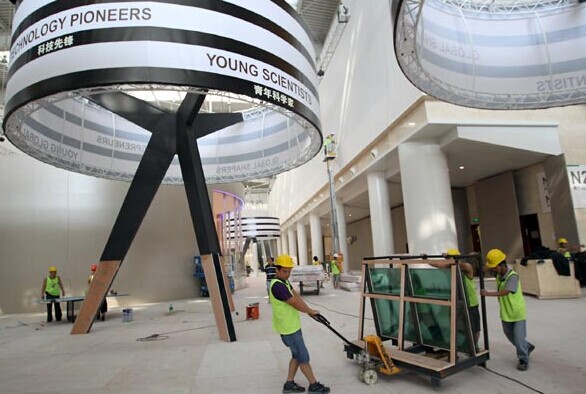 The venue for the 2014 Tianjin Summer Davos Forum is under preparation. [Photo/China Daily]  
