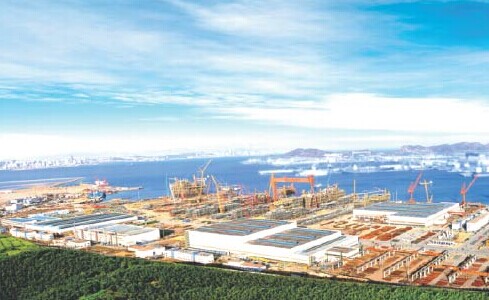 An offshore engineering site of COOEC in Qingdao, Shandong province. Headquartered in Tianjin, COOEC owns another two offshore engineering sites in Tanggu, Tianjin and Zhuhai in Guangdong province.  CHINA DAILY  