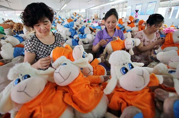 Toys are ready for export from a company in Lianyungang, Jiangsu province. SI WEI/CHINA DAILY  