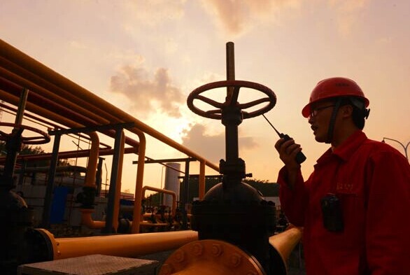 A shale gas facility in Fuling, Chongqing. As of July, about 20 billion yuan ($3.2 billion) had been invested to find and develop shale gas resources, mainly in the Sichuan Basin. CHINA DAILY  