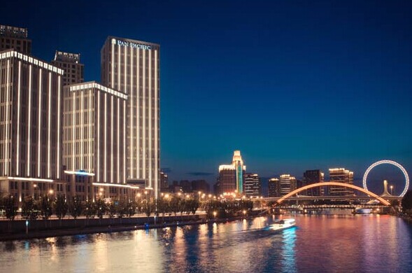 The five-star Pan Pacific hotel stands alongside the Haihe River in Tianjin. CHINA DAILY  