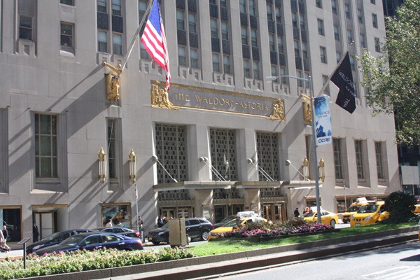 The Waldorf Astoria, a landmark New York hotel, is to be sold to Anbang Insurance Group for $1.95 billion, one of the highest prices per room ever paid for a US hotel. Jack Freifelder / China Daily 