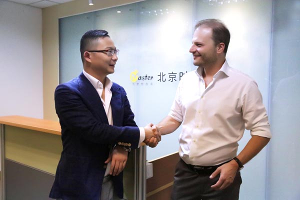 Silverwater Capital founder Greg Dimitriou said the app is the first in the mobile-enabled skill and hobby learning market in China, bridges online with offline user-experiences. [Photo / provided to Chinadaily.com.cn]  