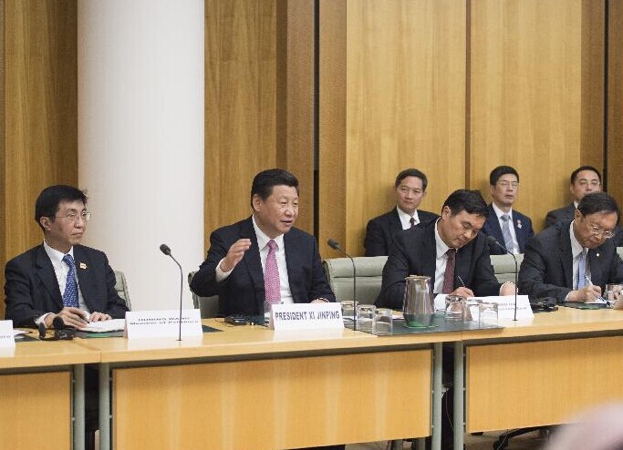 Chinese President Xi Jinping (3rd L) attends the fourth Australia-China CEO Roundtable Meeting in Canberra, capital of Australia, Nov. 17, 2014. Australian Prime Minister Tony Abbott also attended the meeting. (Xinhua/Xie Huanchi)