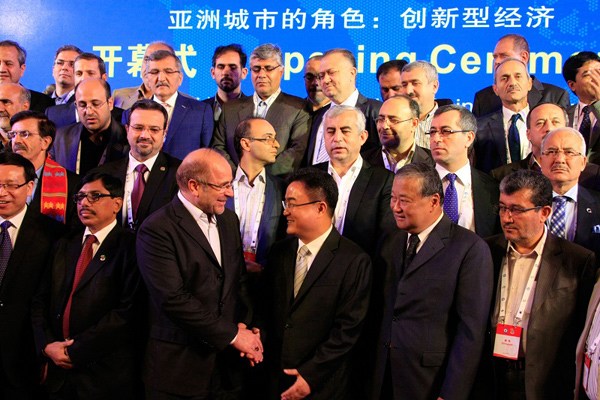 The Fourth Meeting of the General Assembly of the Asian Mayors Forum (AMF) kicked off in Haikou Tuesday.By Huang Yiming  